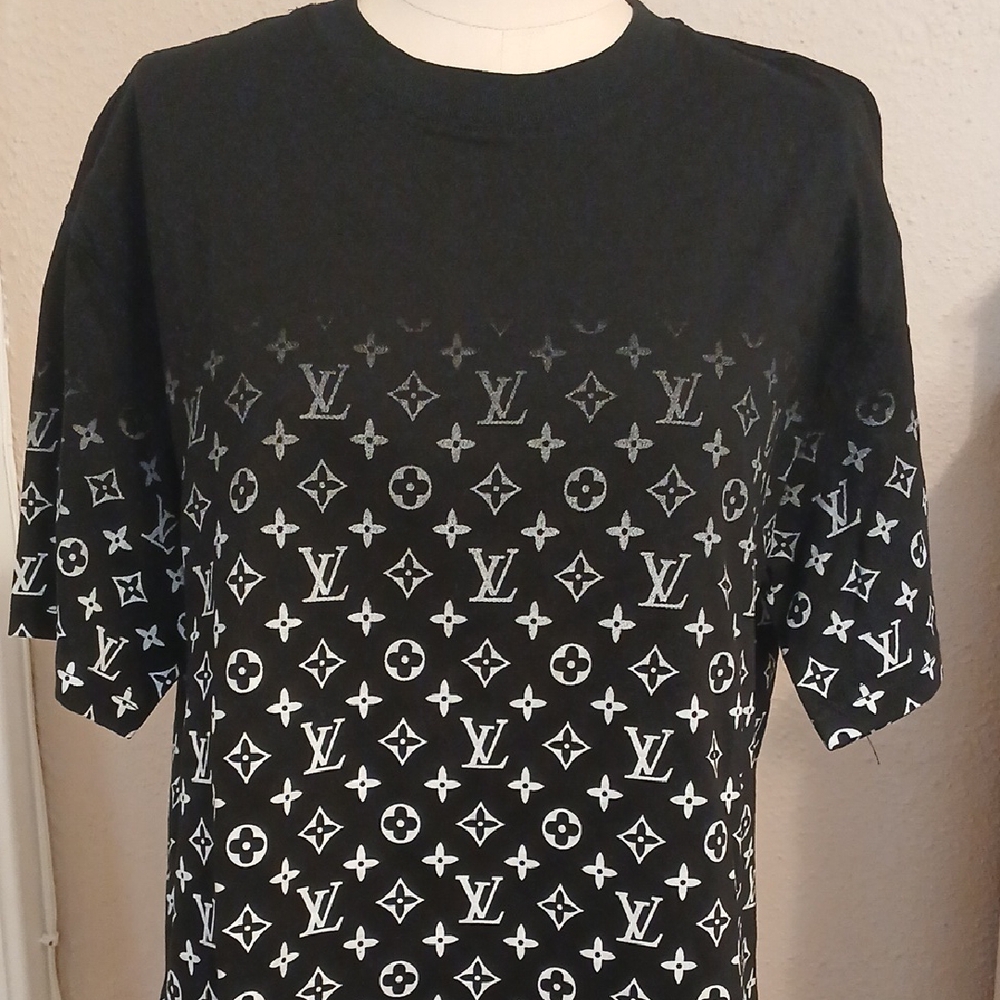 Louis Vuitton Black and White Monogram Tee